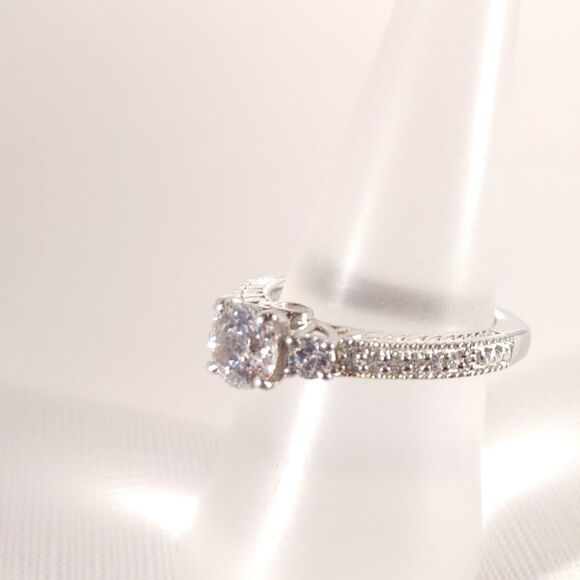 Simulated Diamond Ring J Francis SWAROVSKI 2 Carats tw Size 9 - Picture 4 of 11